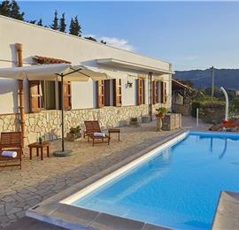 2 bedroom villa with pool, Castellammare del Golfo, sleeps 4